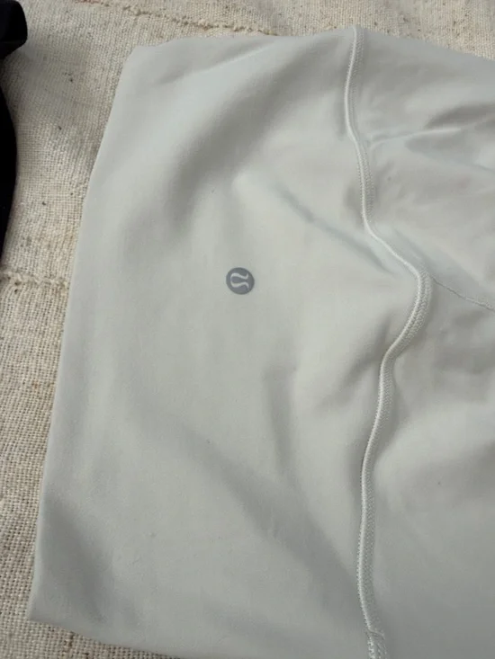 Bundle of 6Lululemon leggings sport bra and shorts size 4 - Picture 6 of 12